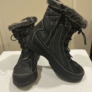 Totes women’s Eve Cold Weather Snow Rain ZipUp Ankle Boots faux fur lined size 7